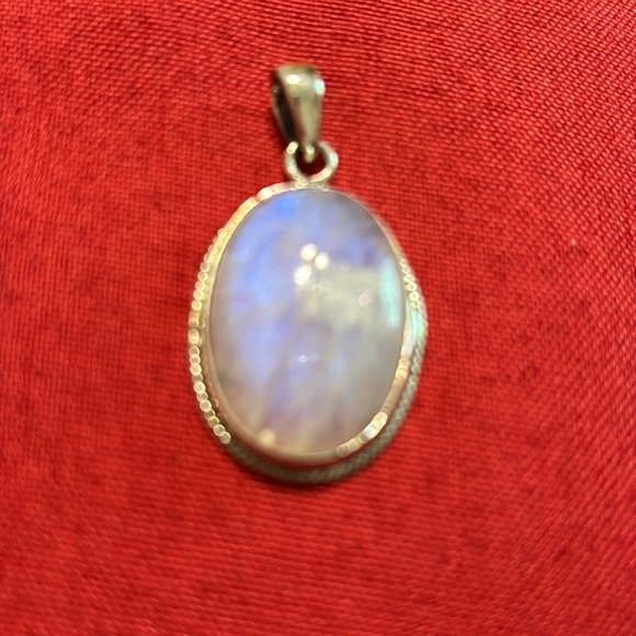 MOONSTONE NEW Sterling silver and moonstone pendant - Picture 6 of 8